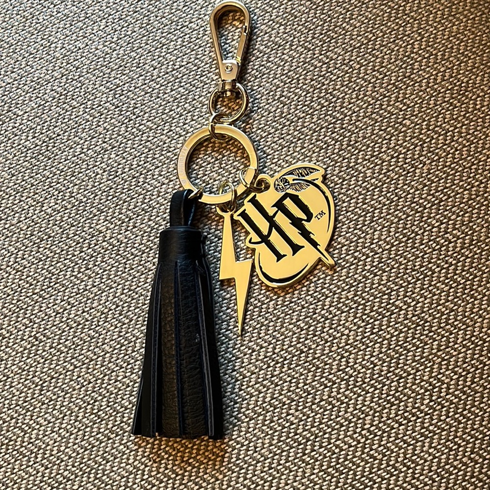 New LOUNGEFLY Harry Potter vegan black tassel hook clip gold key fob lightning